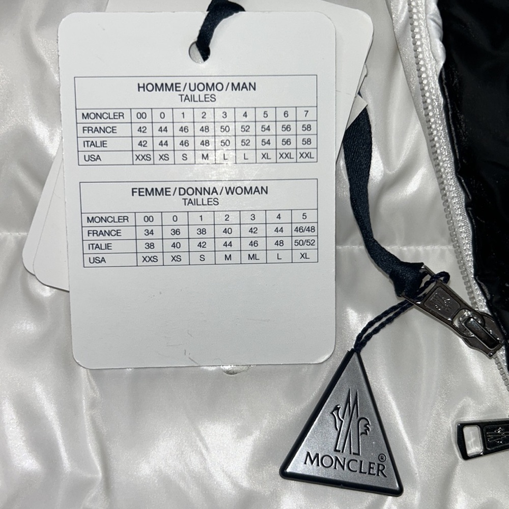❌ SOLD 😍MONCLER HAINE ZIG ZAG DOWN JACKET
WHITE & BLACK - Picture 14 of 15